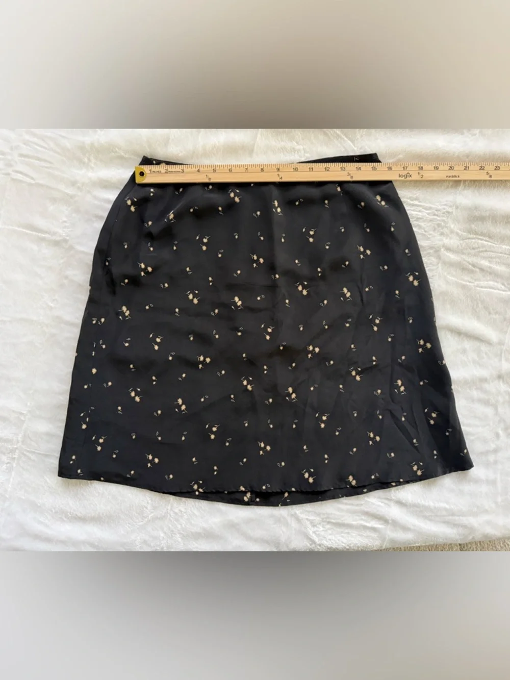 Vintage 100% Silk Knee Length Skirt Black Beige Floral Natural Fiber Capsule - Picture 4 of 6